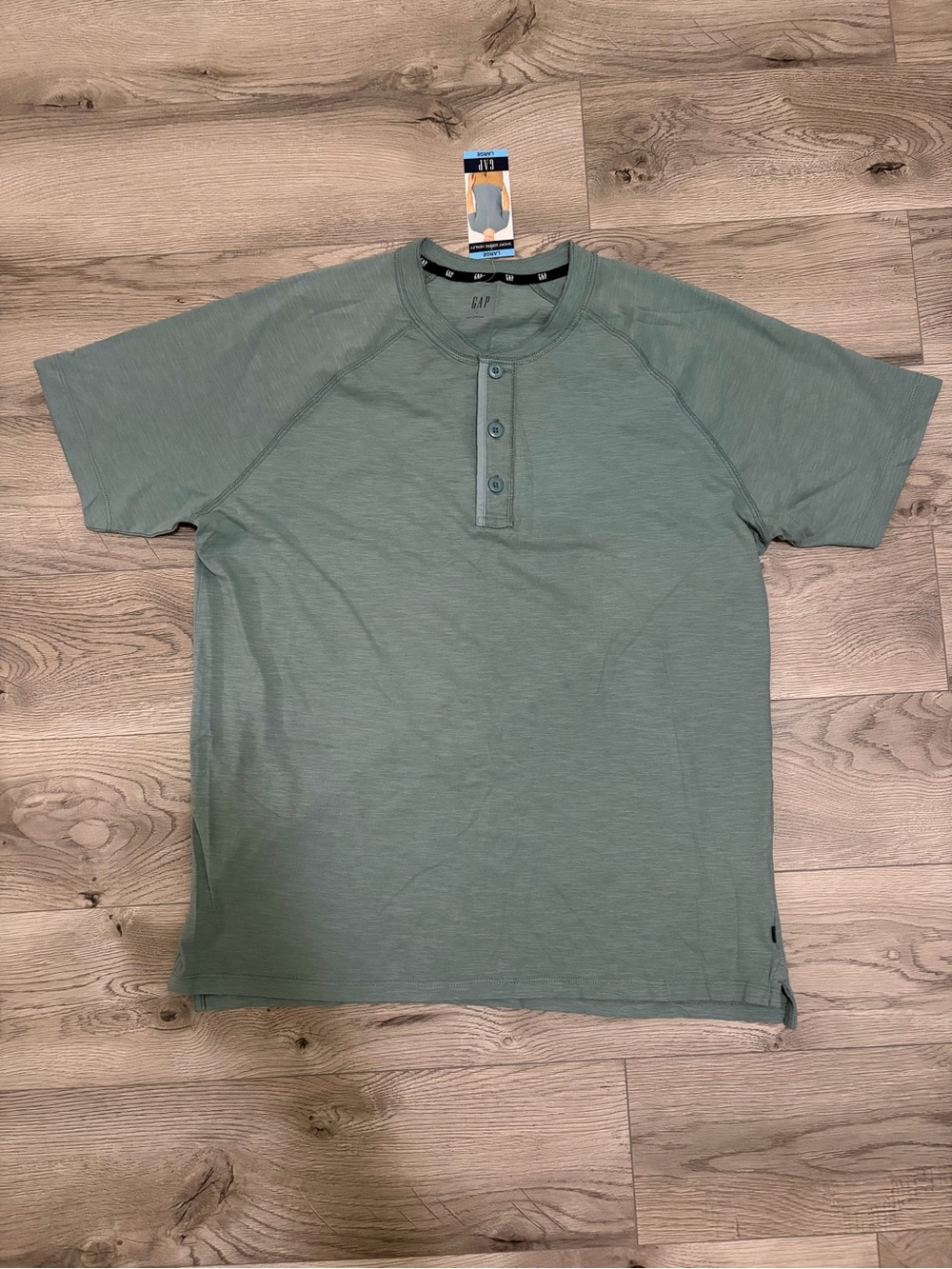 GAP Short Sleeve Henley Tee in Sage Green